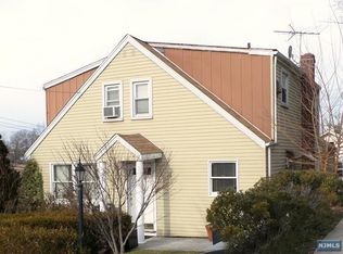 243 7th St, Palisades Park, NJ 07650