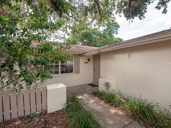 3rd image of 3919 Briarlake Dr