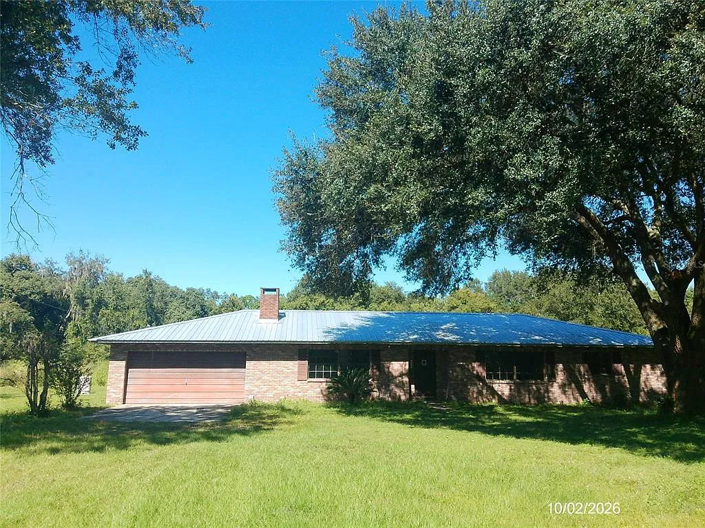 3 bed, 2.0 bath, 1998 sqft, $2,000 — Photo 2