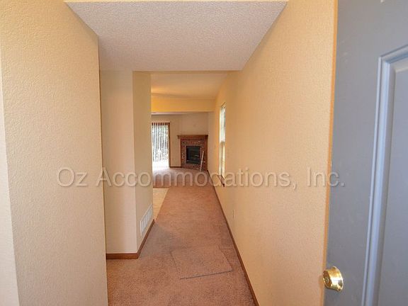 5th image of 309 NE Timbercreek Dr