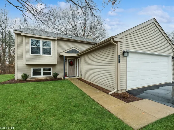4001 Newport Dr, Island Lake, IL 60042