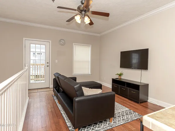 611 Peach St #611, Diberville, MS 39540