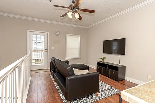 611 Peach St #611 Photo 1
