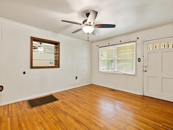 2nd image of 166 Tulane St