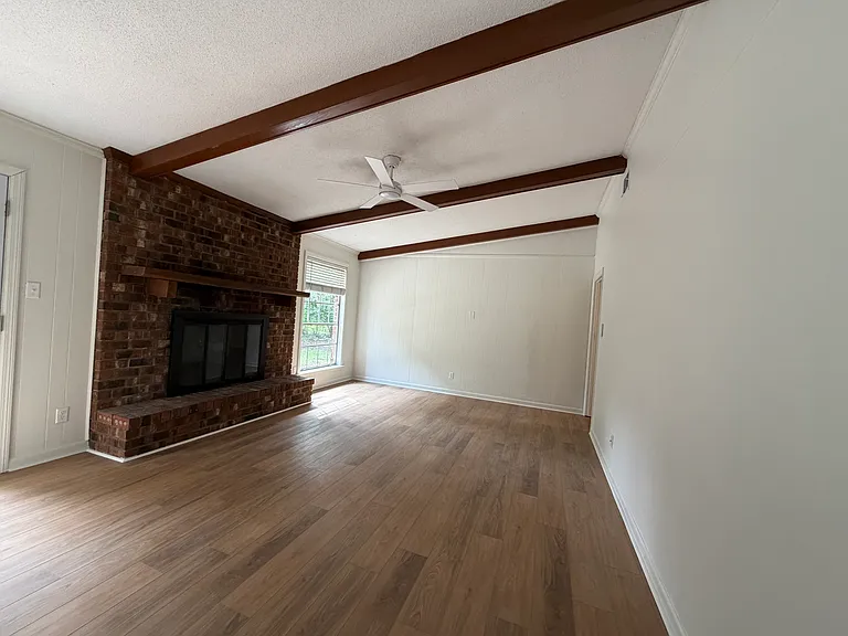 112 Talbot Rd — Photo 5