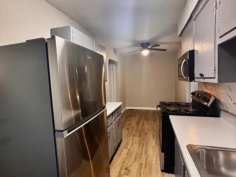 555 Hadley Avenue — Photo 11