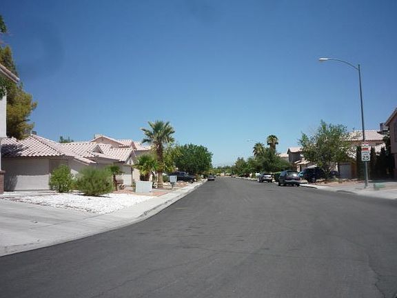3rd image of 6963 Wineberry Dr