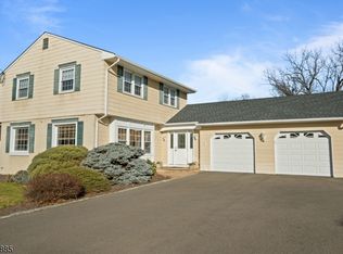 6 Hadlar Dr, Lebanon, NJ