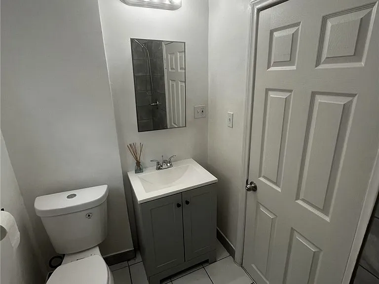 4520 S Normandie Ave — Photo 8