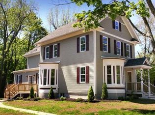 12 Green St, Merrimac, MA 01860