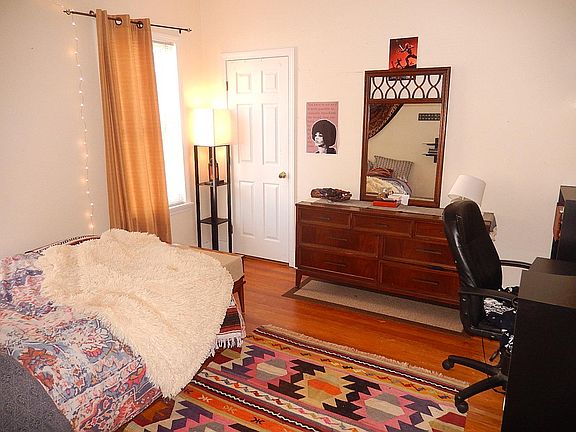 4th image of 107 Bartlett St #2