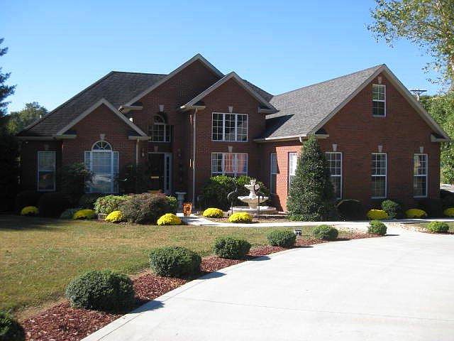 1st image of 403 Oakland Dr
