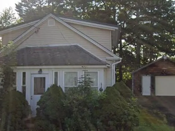 14 Gardner Street, Patten, ME 04765