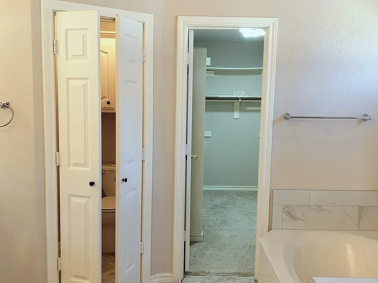 8001 Case Dr — Photo 22