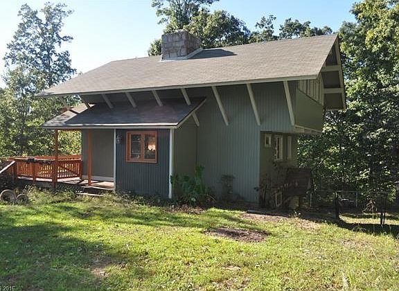 3rd image of 170 Pinoak Dr