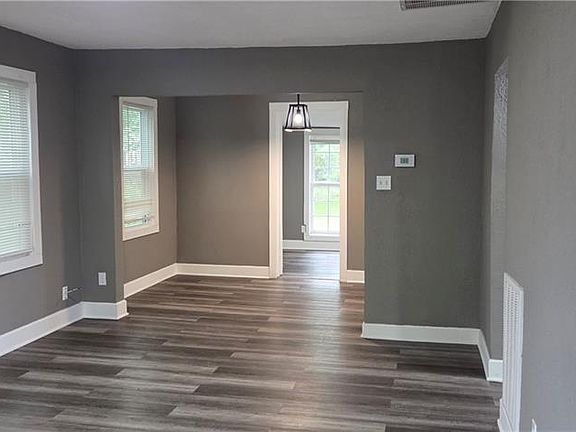 3rd image of 2810 Elmwood Ave
