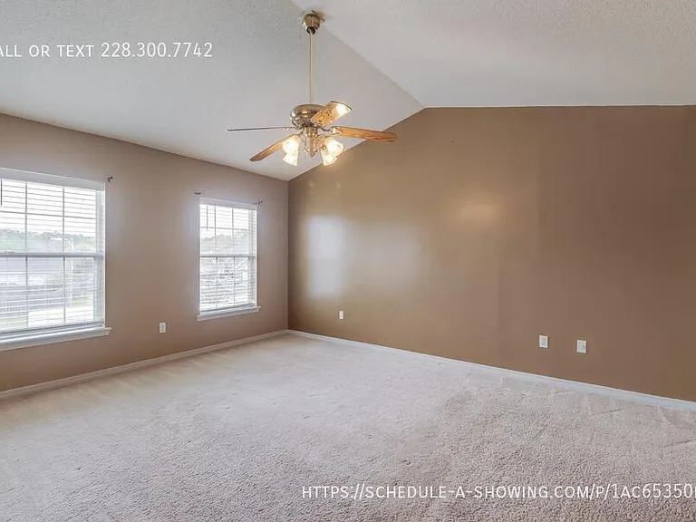 2073 Stone Bridge Dr — Photo 15
