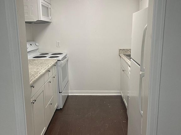 3rd image of 3821 Prytania St APT 8