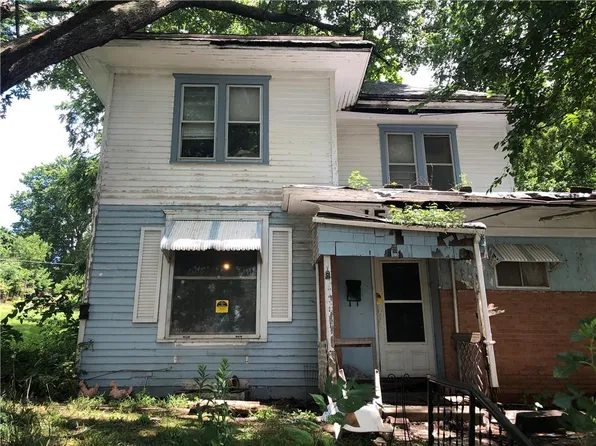 1517 S 19th St, Saint Joseph, MO 64507