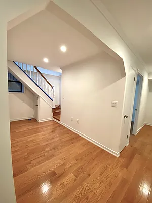 Rented by Compass | media 30