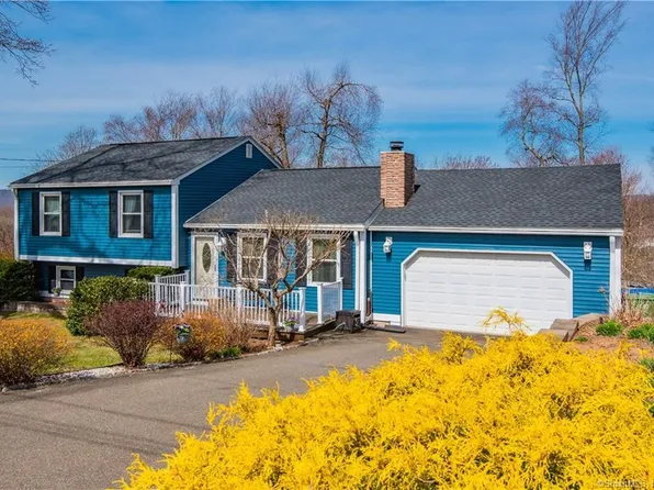 8 Bernadette Lane, Wallingford, CT 06492