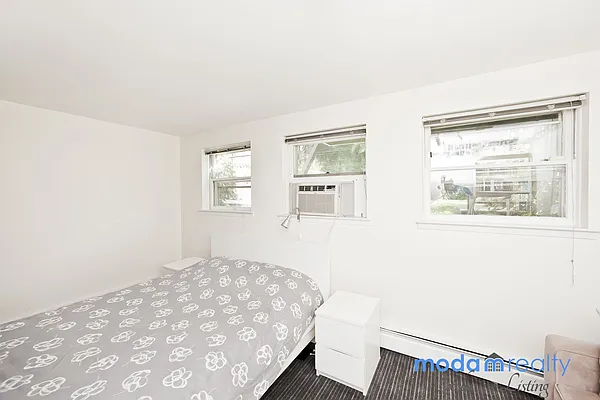 Sold by Moda Realty | media 18