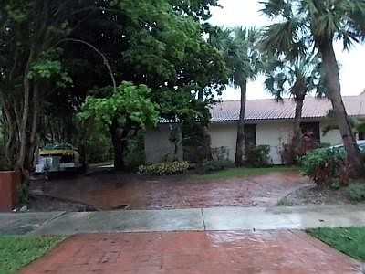 3rd image of 20231 NE 21st Ave