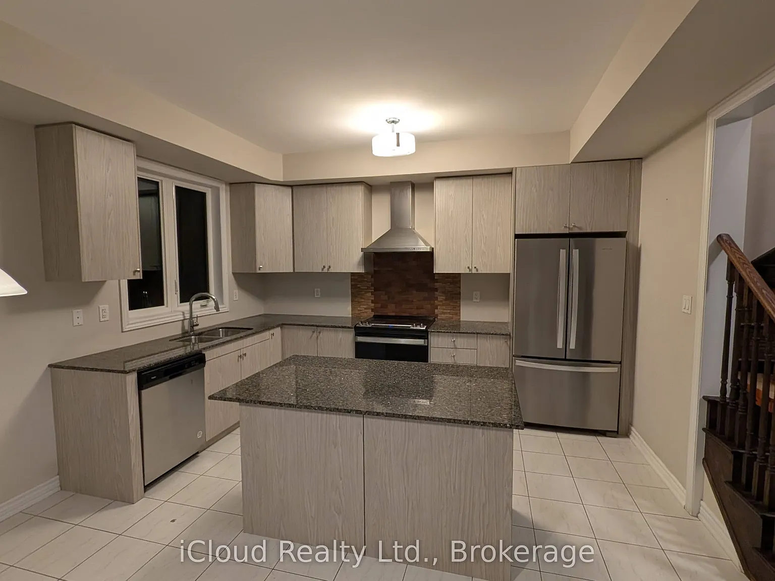 4 bed, $3,200 — Photo 3