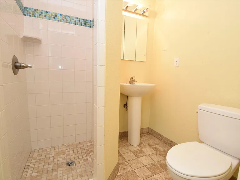 2801 Lafayette Ave #B — Photo 10
