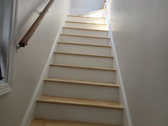 2nd image of 19 Oak St #2
