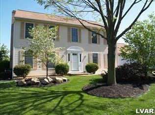 2429 River Rock Dr, Macungie, PA 18062