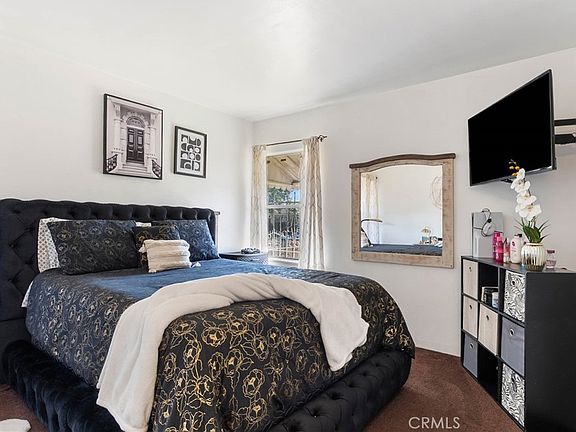 5th image of 10522 Parmelee Ave
