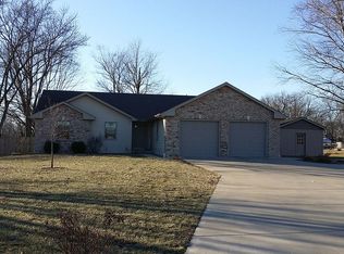 6211 N Walnut Street Rd, Springfield, IL 62707