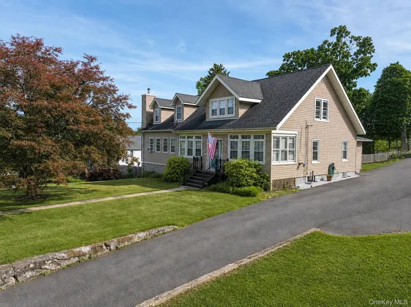 20 County Highway 17, Thompson Ridge, NY 10985