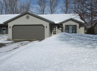 516 Hill Cir, Wanamingo, MN 55983