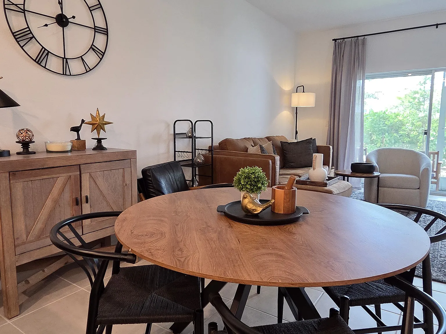 2 bed, 2.5 bath, 1238 sqft, $2,100 — Photo 2