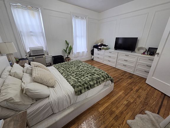 4th image of 1764 E 18th St #3E