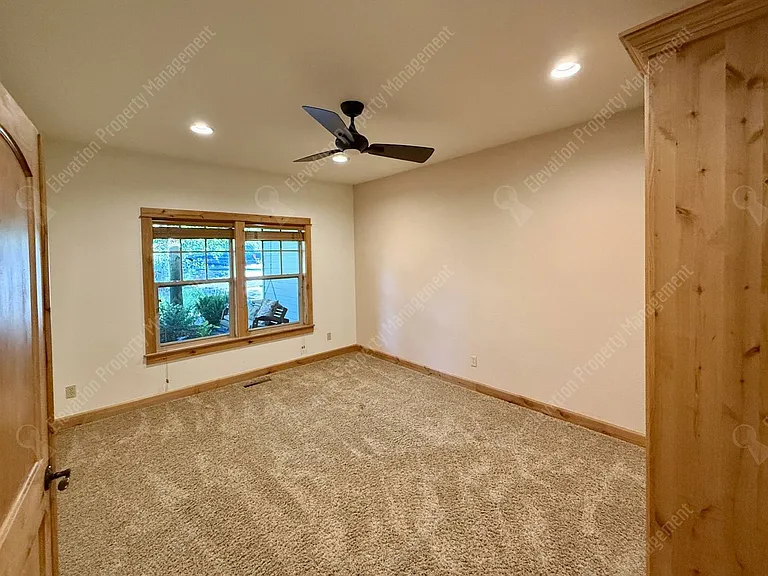 20979 Miramar Dr — Photo 33