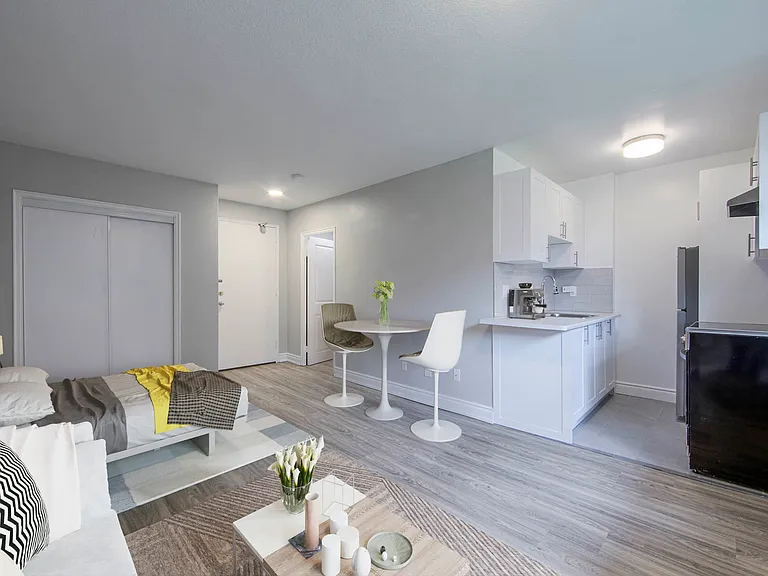 2788 Keele St — Photo 2