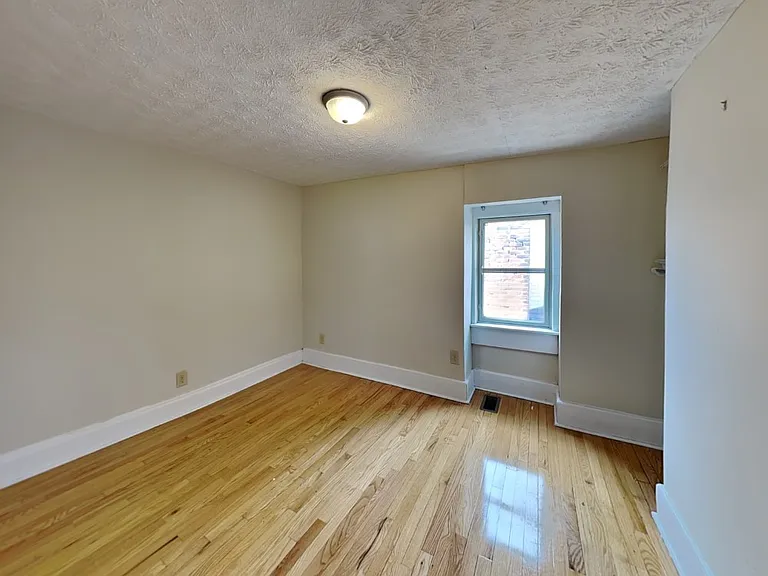 80 Euclid Ave — Photo 10