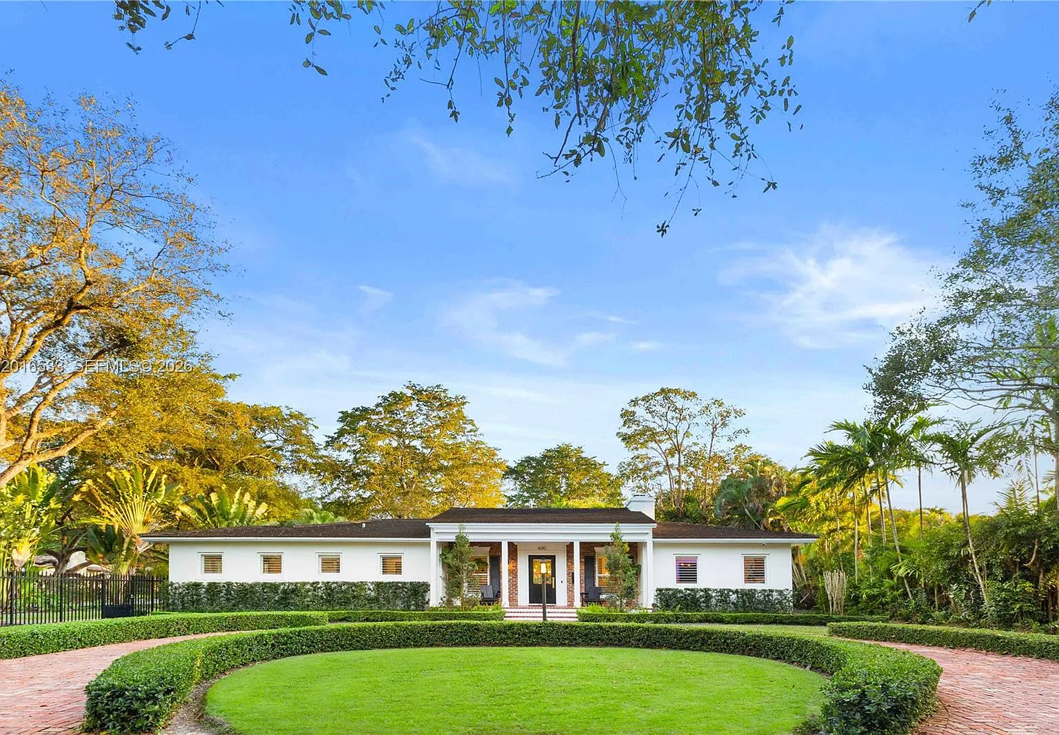 Coral Gables Riviera Sec — Photo 1