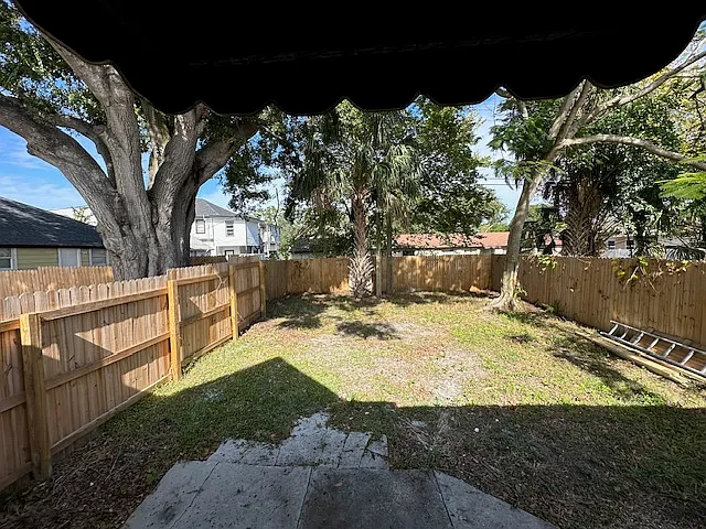 2339 W Beach St — Photo 12