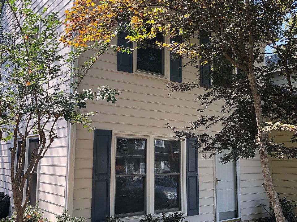 1st image of 121 Teal Ct