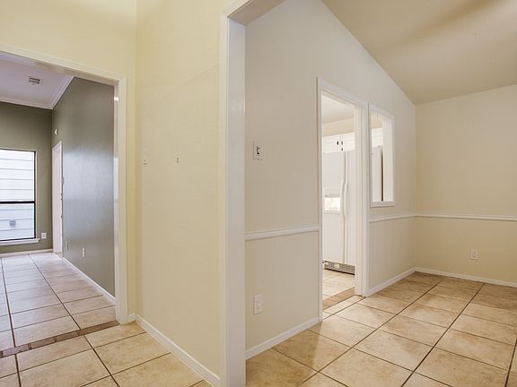 5th image of 1103 Whispering Oaks Ln