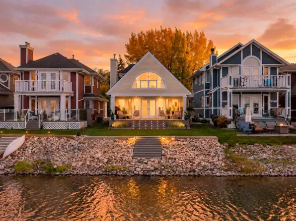 116 NE Marina Bay Ct, Sylvan Lake, AB T4S 1E9