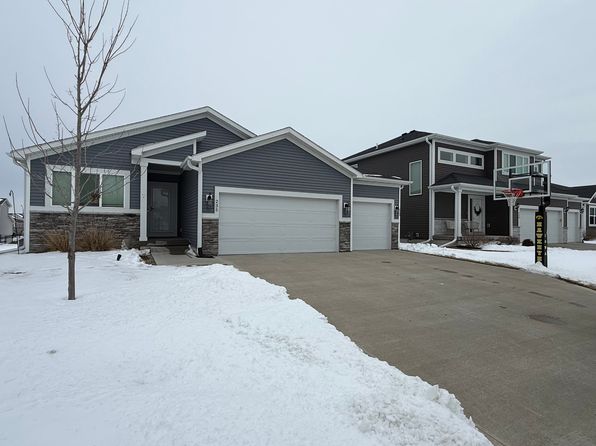 235 NW Georgetown Dr