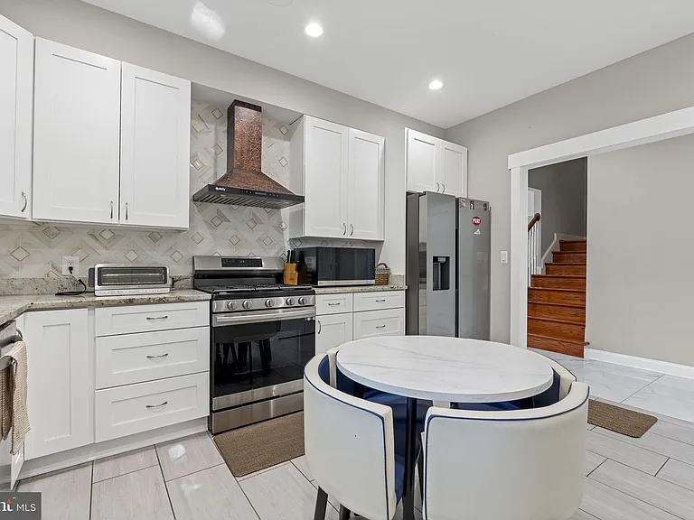 3925 Ashwood Pl — Photo 21