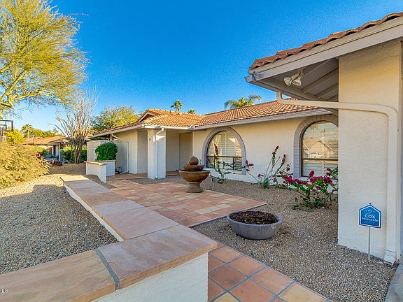 5th image of 21 E Tierra Buena Ln