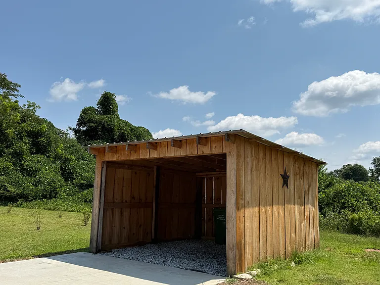 611 S Walnut St — Photo 21