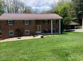 102 Redbud Dr, Beckley, WV 25801